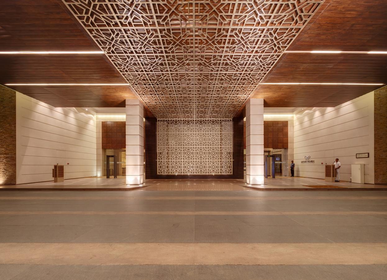Balaji Sarovar Premiere Solapur Exteriör bild